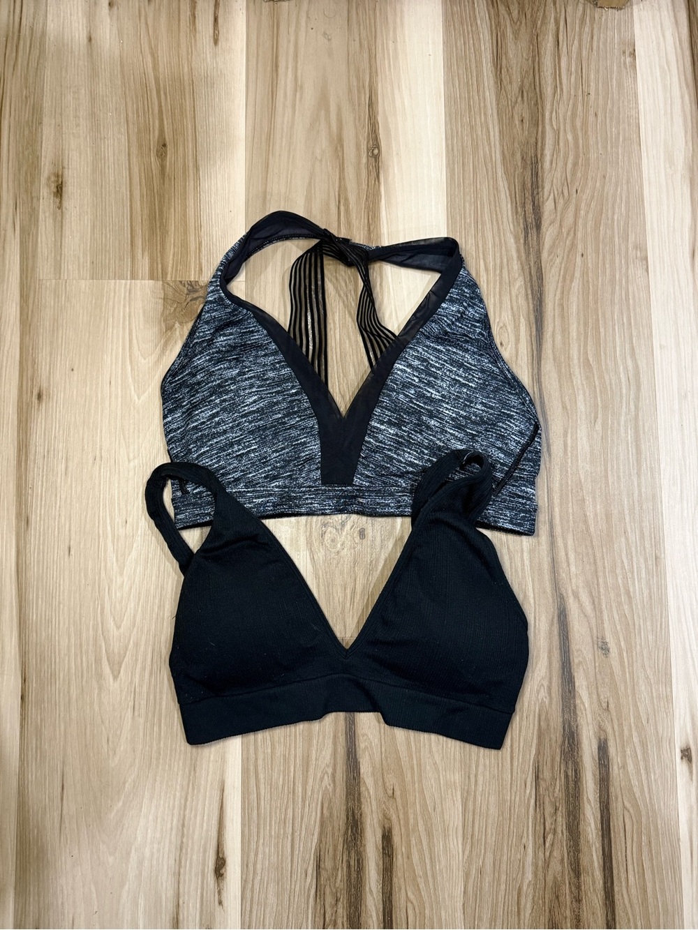Victoria’s Secret Women’s Heather Gray & Black Seamless Workout Bralette Set